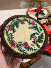 Load image into Gallery viewer, Holiday YULETIDE Round Candle