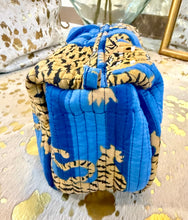 Load image into Gallery viewer, Tiger Blue 3 Bag Makeup Travel