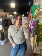 Load image into Gallery viewer, Twisted Top