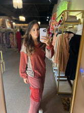 Load image into Gallery viewer, Urban Feels Top Rust