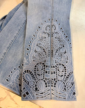 Load image into Gallery viewer, Layla Jeans