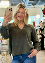 Load image into Gallery viewer, Casual Fall Day Top Olive