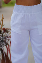 Load image into Gallery viewer, Absolutely Convinced Linen Pants