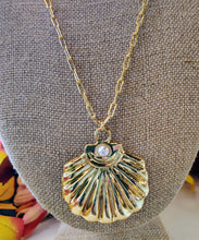 Load image into Gallery viewer, Ashley Gold/Pearl Necklace