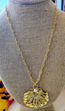 Load image into Gallery viewer, Ashley Gold/Pearl Necklace