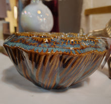 Load image into Gallery viewer, Lotus Pod Stem Vase