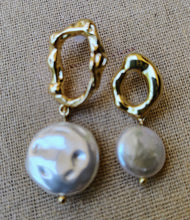 Load image into Gallery viewer, Pearl Dangle Earrings Small