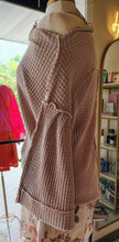 Load image into Gallery viewer, Vintage Rose Top