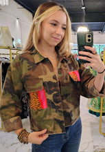 Load image into Gallery viewer, Camo/Tiger Jacket