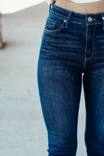 Load image into Gallery viewer, High Rise Cigarette Jeans