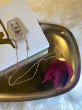 Load image into Gallery viewer, LONG FEATHER NECKLACE