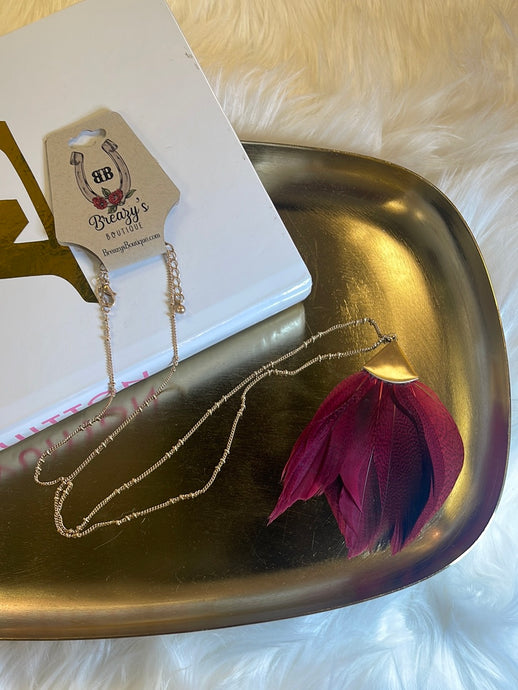 LONG FEATHER NECKLACE